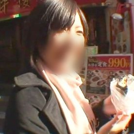 FC2-PPV-3705620 【素人】**pyyzyonnxn 色白で清楚な剛毛マンコ美女”かえでさん” 変態スイッチが入るとジュポフェラ→避妊具無しでのセックスで脱力絶頂！