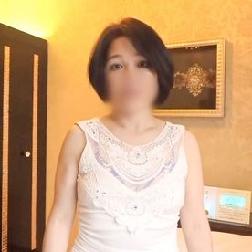 FC2-PPV-3709875 【人妻／熟女】**nxspoz*zz 52歳シンママの貧乳おばちゃん。しっとり垂れた熟女ボディ震わせ快感に淫れるハメ撮りセックス。