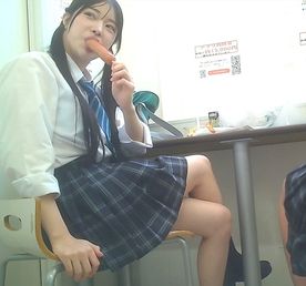FC2-PPV-3712600 【高画質】***jzn*pyyny 仲良し3人でコンビニでお買い物♡フランクフルト咥える仲良し♡からのゲーセンでみんな弾ける～エ〇エ〇お宝映像！