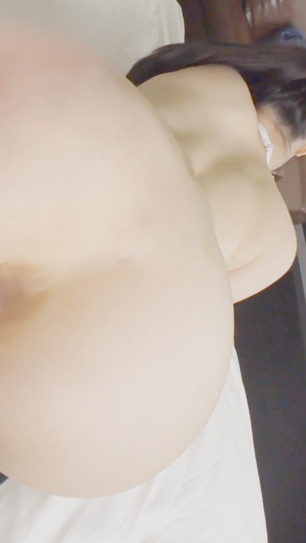 FC2-PPV-3727958 【初中出し】**nxspoz*zz &quot;発育の良い身体&quot;をした美乳美●女。恥じらいながら初めて会ったおじさんと。 Sample 1