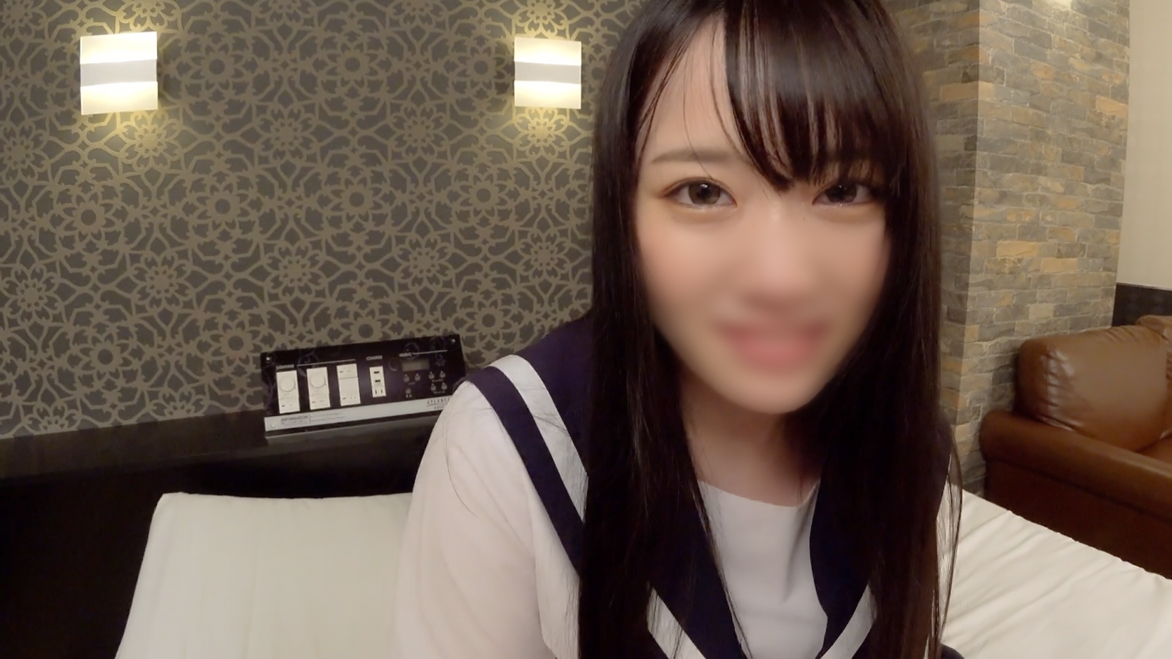 FC2-PPV-3728184 【初撮り 完全素人】**pyyzyonnxn 黒髪制服美女　大きな乳房が奥を突くたび揺れる。　使用感のない膣に生でハメ撮り。 Sample 2