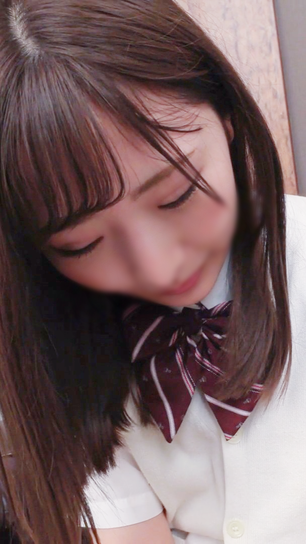 FC2-PPV-3735079 【圧倒的な可愛さで行われたフェラチオと中出し】**pyynxsqp*q 間違えない可愛さ。新鮮な胸Eカップ美女との濃厚接触映像。 Sample 2