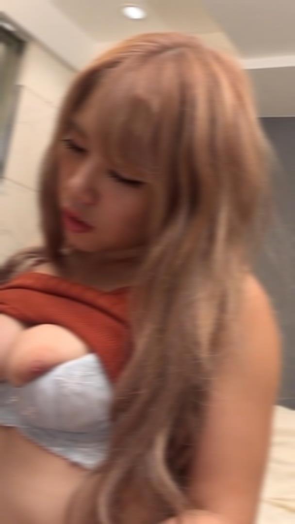 FC2-PPV-3738286 【トー●】**nxspsj*o* 見た目はギャルっぽいけど実は無邪気で初心な女子大生。男の身体に興味津々。 Sample 1