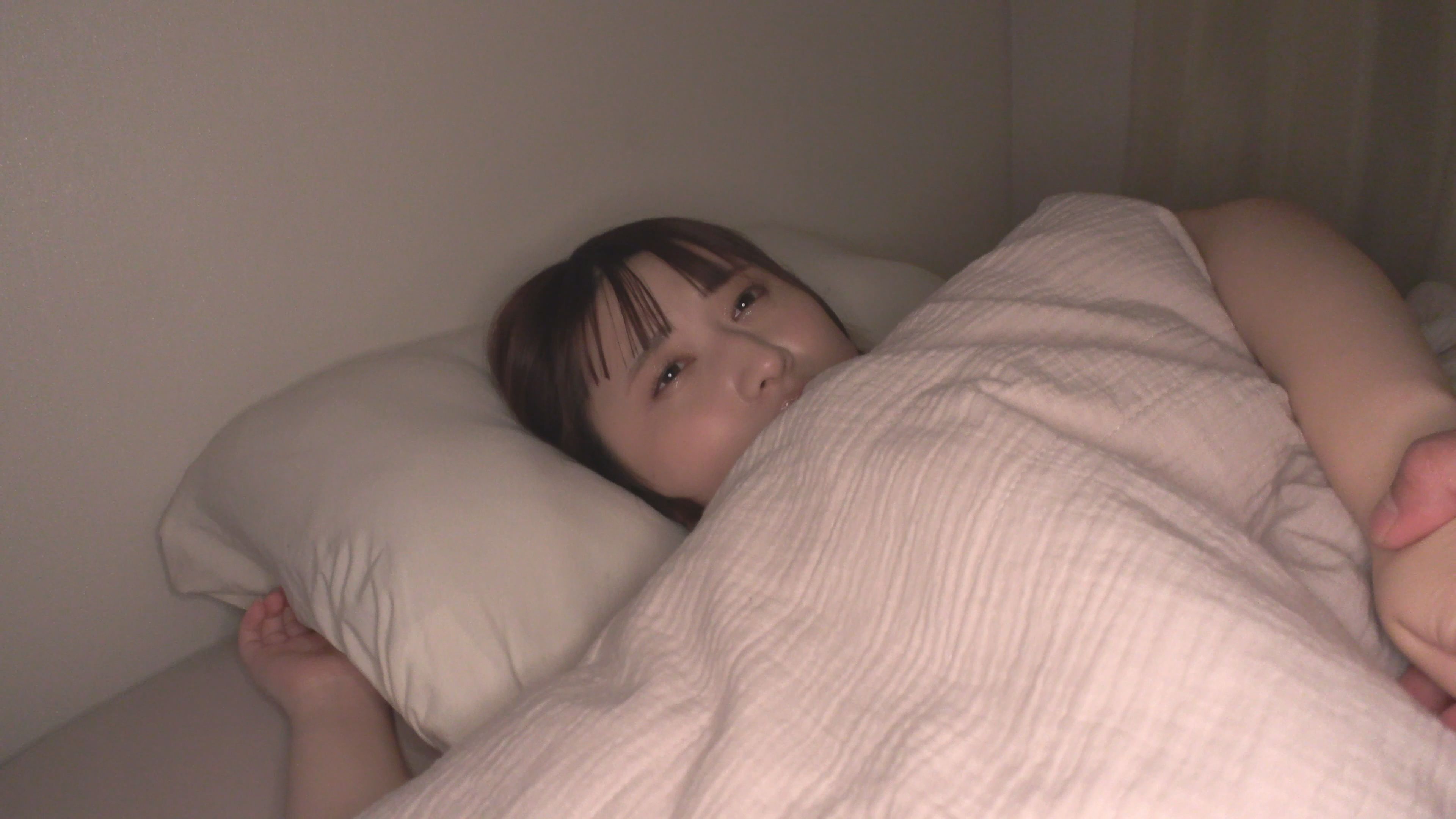 FC2-PPV-3740872 貧困からは逃げられない、***jxzpjyonp 兄の友達と強制3P Sample 1
