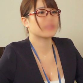 FC2-PPV-3745421 【素人】**nxsnqsoxy メガネ姿にGカップのムチムチ人妻OL。 避妊具無しチンポでガン突き→色白デカ乳を暴れさせて不倫絶頂！