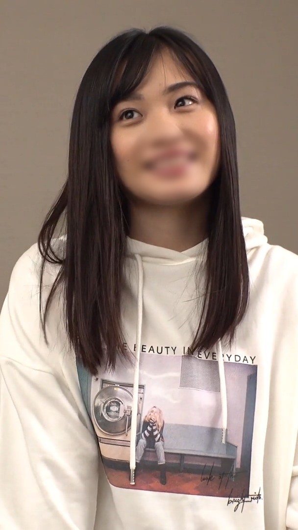 FC2-PPV-3758771 ※期間限定※　下の毛の処理の仕方も知らない黒髪の学生と制服でプレイ《アイドルセンター級》**nxsnqsoxy Sample 1