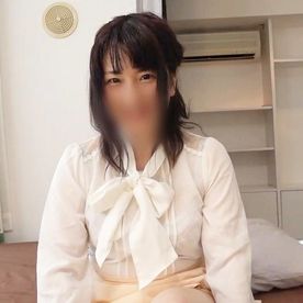 FC2-PPV-3775254 《熟女》**nxspsjnqx 真っ白のスベスベの美肌を持つ36最熟女◆膣奥まで届く巨根チ○ポにイキ狂い！ビューッとハメ潮噴射！