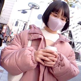 FC2-PPV-3782692 【素人】**pyyxzp*poz Gカップ爆乳の真面目系メガネっ*♥ 3Pセックスで、フェラチオしながらしながら騎乗位腰振り♥