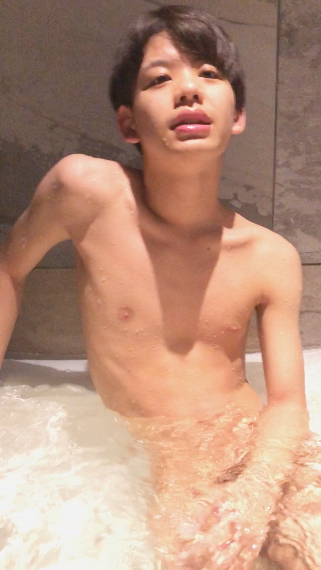 FC2-PPV-3815041 童顔イケメンサッカー部ハルキ　マットで全身ヌル×２＆エロマラギン×２オナ！！《ハルコレ》***jzn*y*qyj Sample 9