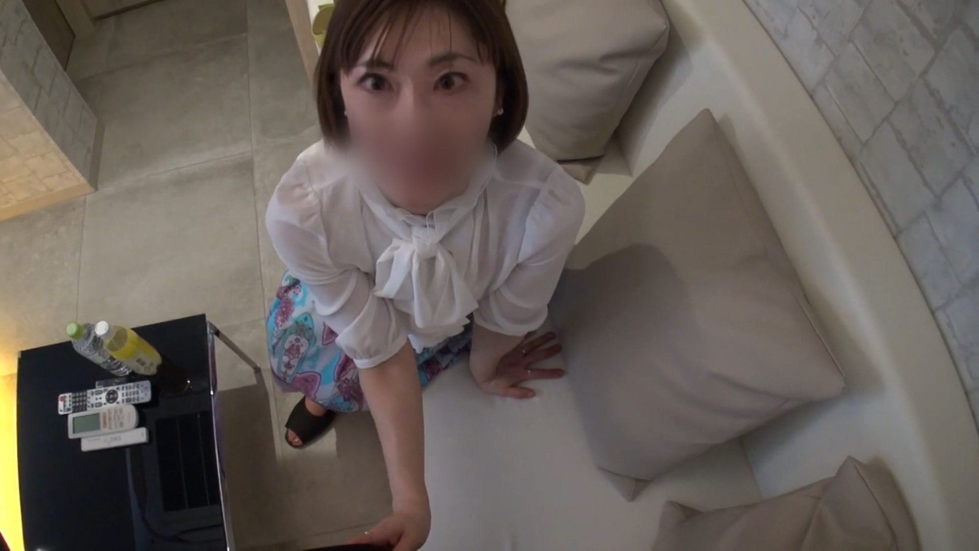 FC2-PPV-3882723 【人妻不倫】**pyyxzp*oyn ドスケベ五十路妻かすみさん。立ちバックで突かれて本気イキ。【個人撮影】 Sample 1