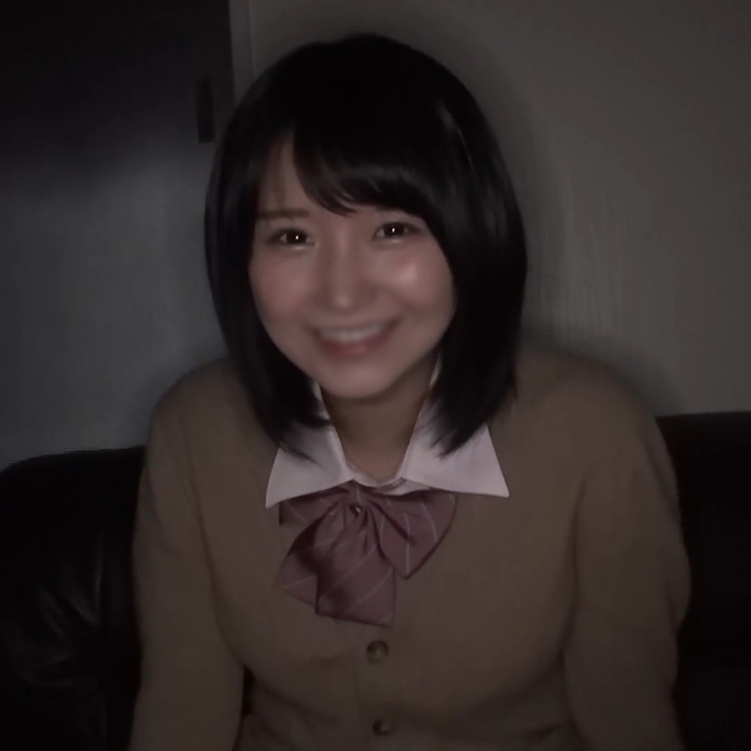 FC2-PPV-3972362 【個撮】**pnsynzoqsz 早くオトナになりたい18才。顔はめちゃくちゃあどけないのにおっぱいはFカップ。制服着させて中出し。 Sample 1