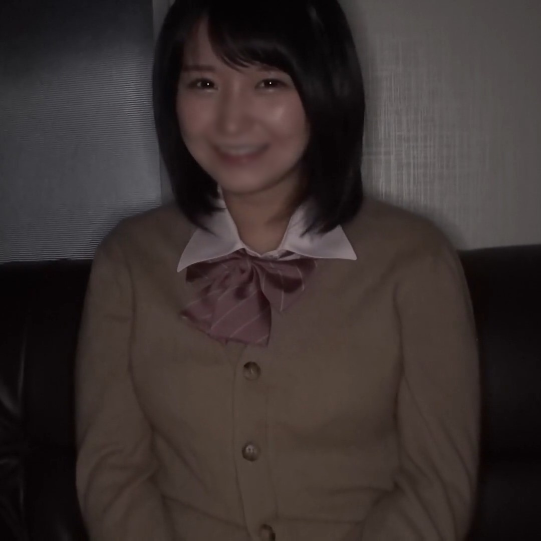 FC2-PPV-3972362 【個撮】**pnsynzoqsz 早くオトナになりたい18才。顔はめちゃくちゃあどけないのにおっぱいはFカップ。制服着させて中出し。 Sample 2