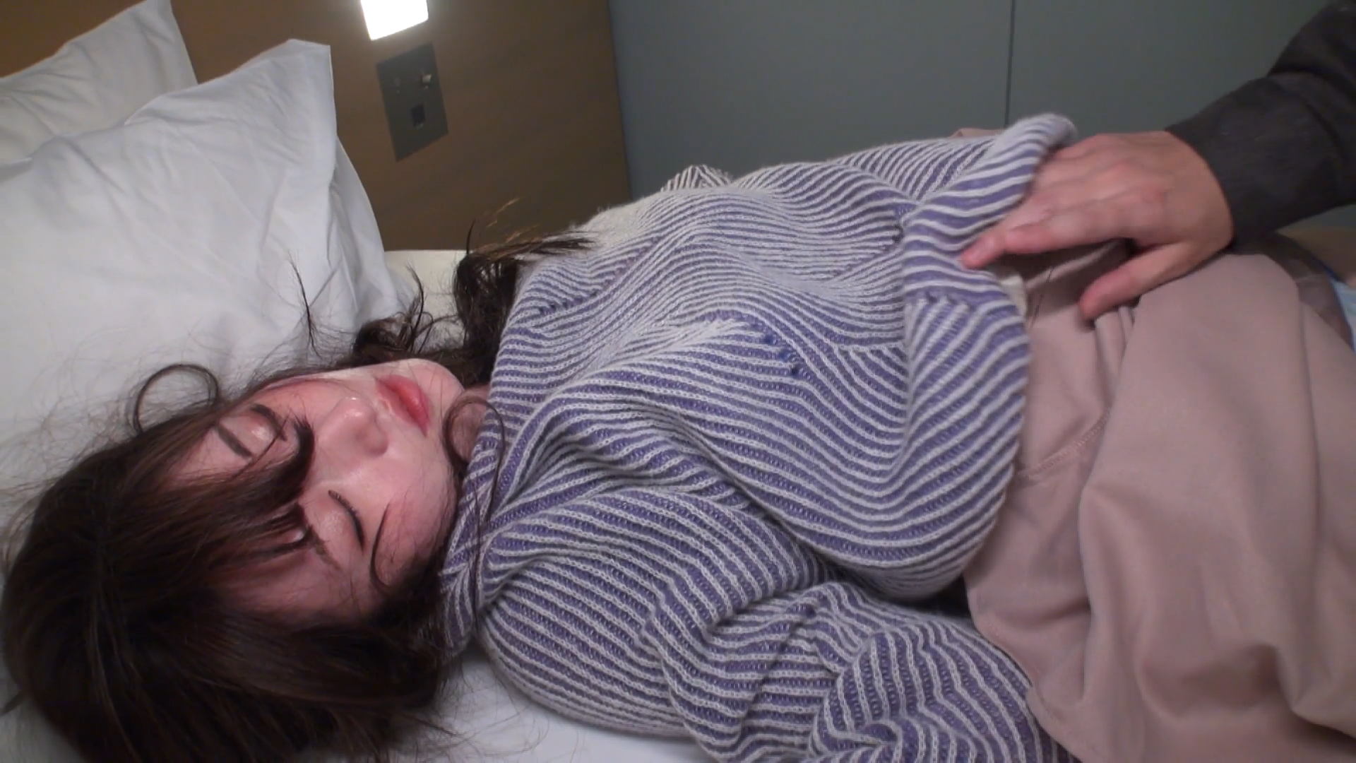 FC2-PPV-3997152 飲み屋街から少し外れた路地で見つけた女子大生 危ないか**psojpnqpsq らホテルにお持ち帰り Sample 2