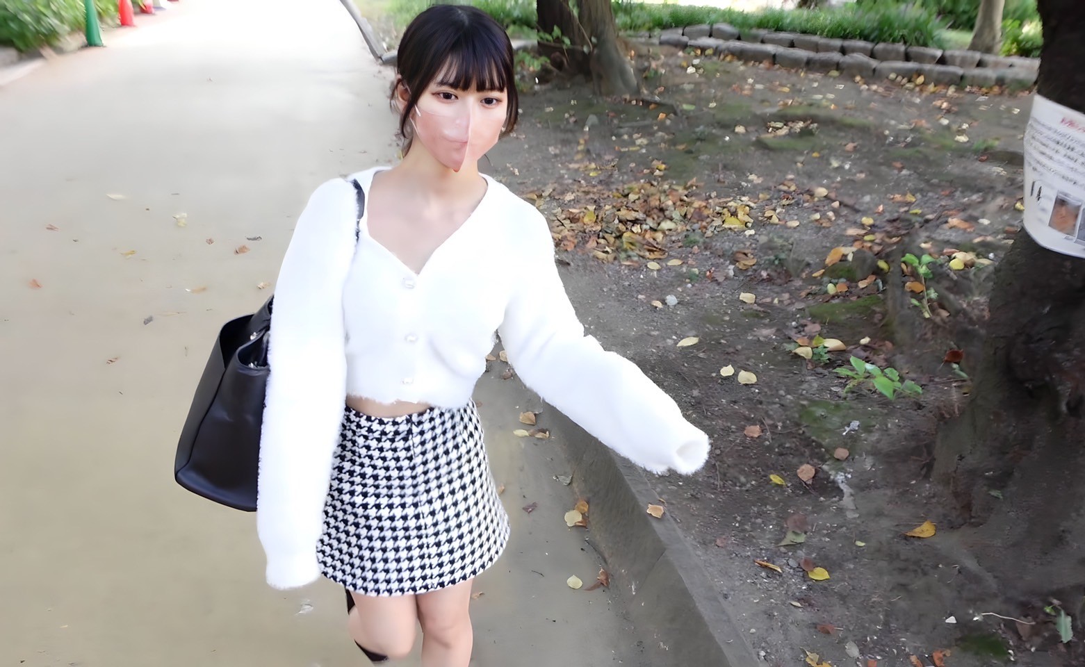 FC2-PPV-4003498 『完全顔出し』『無』『890pt』喋ってるとこの動画SNSとかにUPしないよね？？恥ずかしい恥ずかしいと言う恥ずかしいちゃんが恥ずかしがる！**psojpnqzjn ！ Sample 5