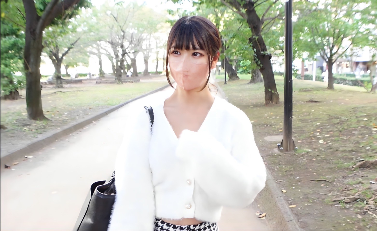 FC2-PPV-4003498 『完全顔出し』『無』『890pt』喋ってるとこの動画SNSとかにUPしないよね？？恥ずかしい恥ずかしいと言う恥ずかしいちゃんが恥ずかしがる！**psojpnqzjn ！ Sample 7