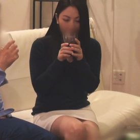 FC2-PPV-4003850 【人妻NTR】***oypszjqqy スレンダーボディな黒髪奥様の浮気。逞しい他人棒でガン突きSEX。