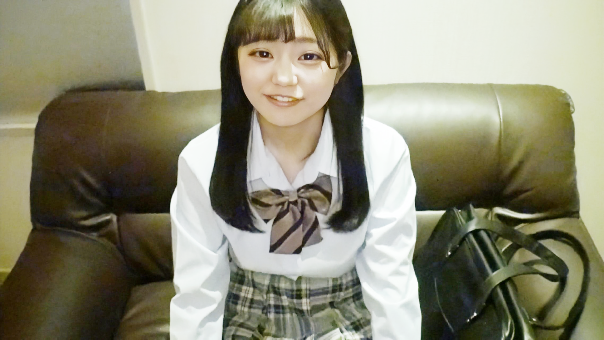 FC2-PPV-4015621 自立したい女子大生1***oypszjxxy 9歳 あどけなさ残る清楚系色白黒髪JDとハメ撮り Sample 2