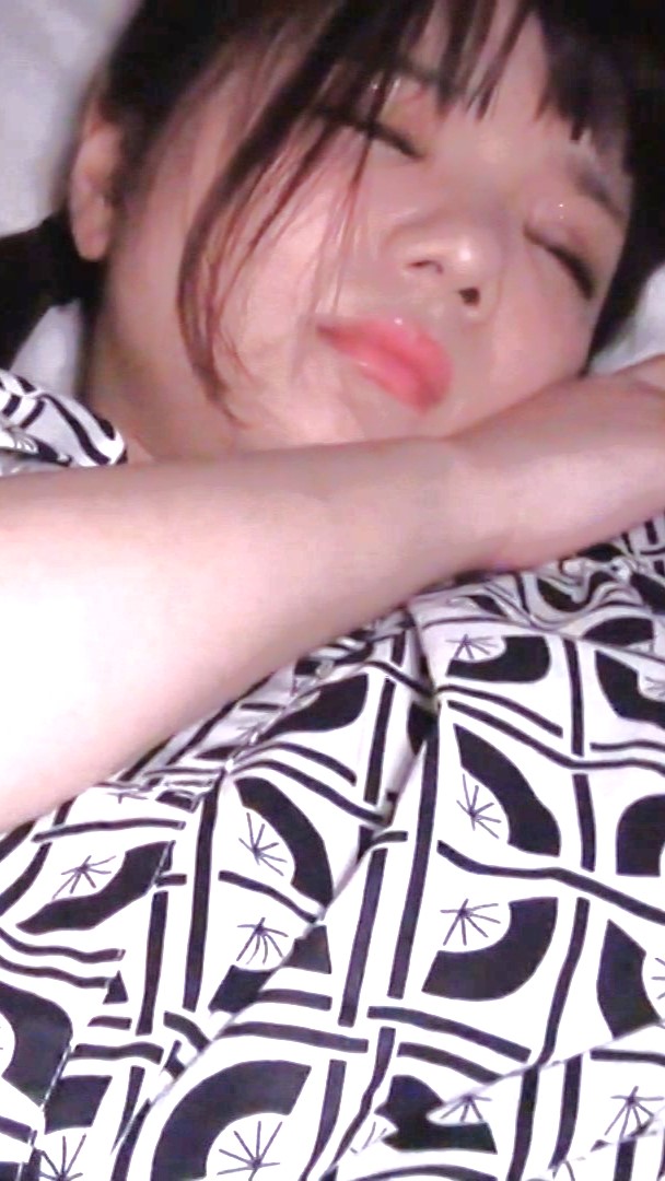 FC2-PPV-4022372 【期間限定公開】**sqpnnjojp 保育園の先生。　童顔/NTR/大量精液濃厚中出し Sample 1