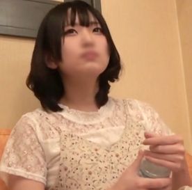 FC2-PPV-4041878 【神待ち(自称18)/中出し】***oypszjnyj 都内繁華街をうろつく家出少..女。ホテル代と引き換えに気色悪いオヤジ共に撮影されながら華奢な体とキツマンごりごり広げられる。