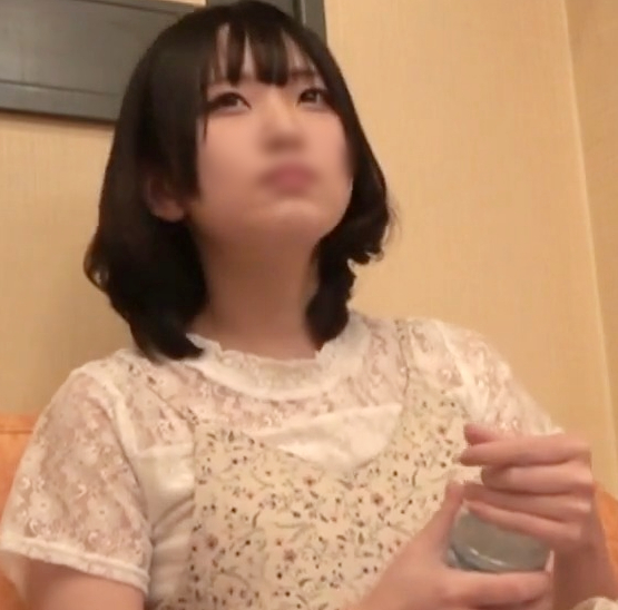 FC2-PPV-4041878 【神待ち(自称18)/中出し】***oypszjnyj 都内繁華街をうろつく家出少..女。ホテル代と引き換えに気色悪いオヤジ共に撮影されながら華奢な体とキツマンごりごり広げられる。 Sample 1