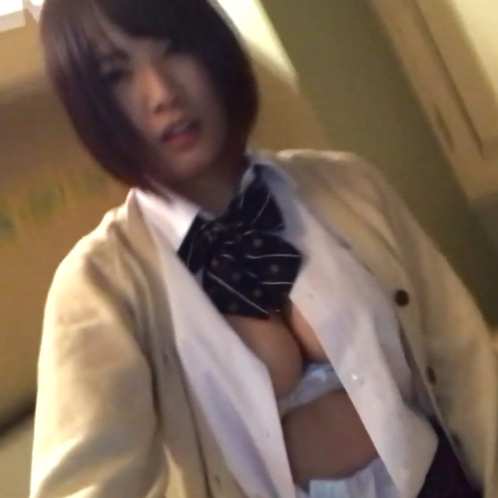 FC2-PPV-4042983 学 年で一番胸が大きい巨乳の18歳　ハリのある異次元的巨乳を激しく揺らして痙攣イキして大量潮吹き。***oypsnzn*n 中出しまで※高画質版元データ付き Sample 2