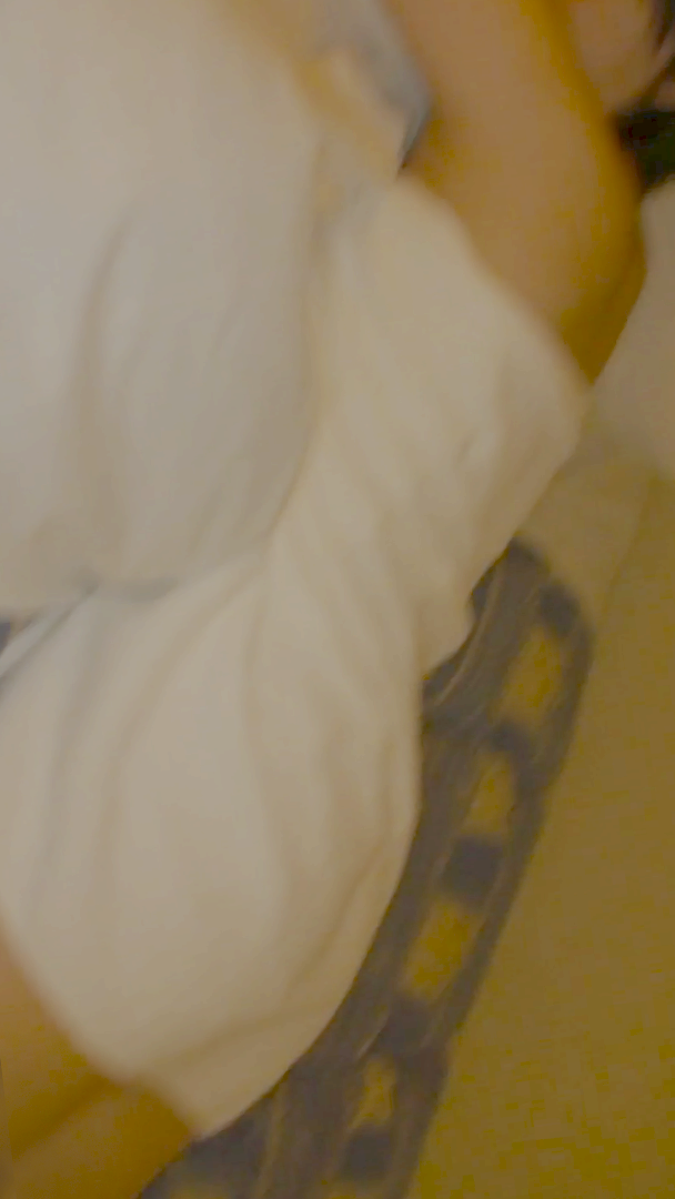 FC2-PPV-4065559 【個撮】**sqpnnjqsp 知人の可愛い彼女をホテルで先輩達と４P生ハメ撮り。※複数回中出し Sample 1