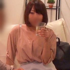 FC2-PPV-4078350 【個人撮影】**sqpnnj**x Fカップ巨乳が目を惹く人妻さん(38歳) ジュポフェラ→避妊具無しセックスで我を失い、中出しも当たり前のようにさせてくれました。