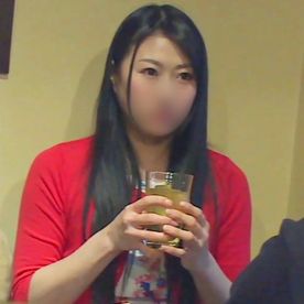 FC2-PPV-4081006 【素人】**psojpnqpnz 艶がある黒髪で清楚な美人奥様。 不倫セックスで性格が一変！？ どスケベ声を出しながら他人棒でガチイキ！