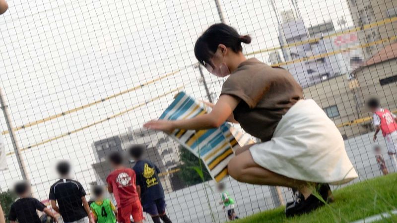 FC2-PPV-4145094 【透けパンティ】**psojpnxjxp サッカー場で激レアなパンチラ。【高画質/望遠】 Sample 6