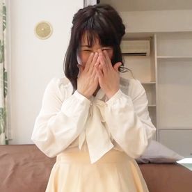 FC2-PPV-4158180 【熟女】**sqpnnyjoo 真っ白でスベスベの美しい肌を持つアラサー人妻◆唾液たっぷり熟練の高速バキュームフェラでご奉仕！生チ○ポで痙攣イキ！