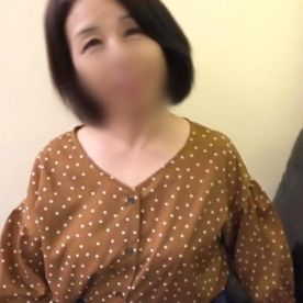 FC2-PPV-4160848 【熟女】***oypszjxqo 白くきれいなスベスベ肌のぷにぷにボディを持つ癒し系熟女（50）◆極上の抱き心地マシュマロ触感ボディを震わせながらイキ狂い！