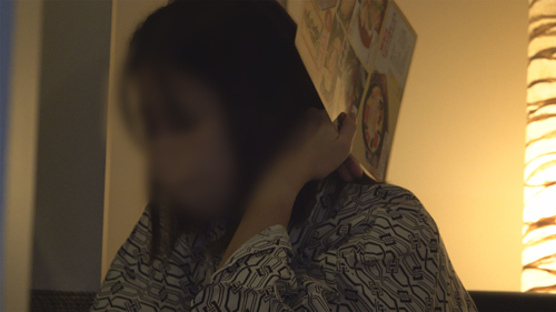 FC2-PPV-3961965 温泉施設でよく見る光景その１ 胸チラやパン**psojpnq*yz チラ Sample 1