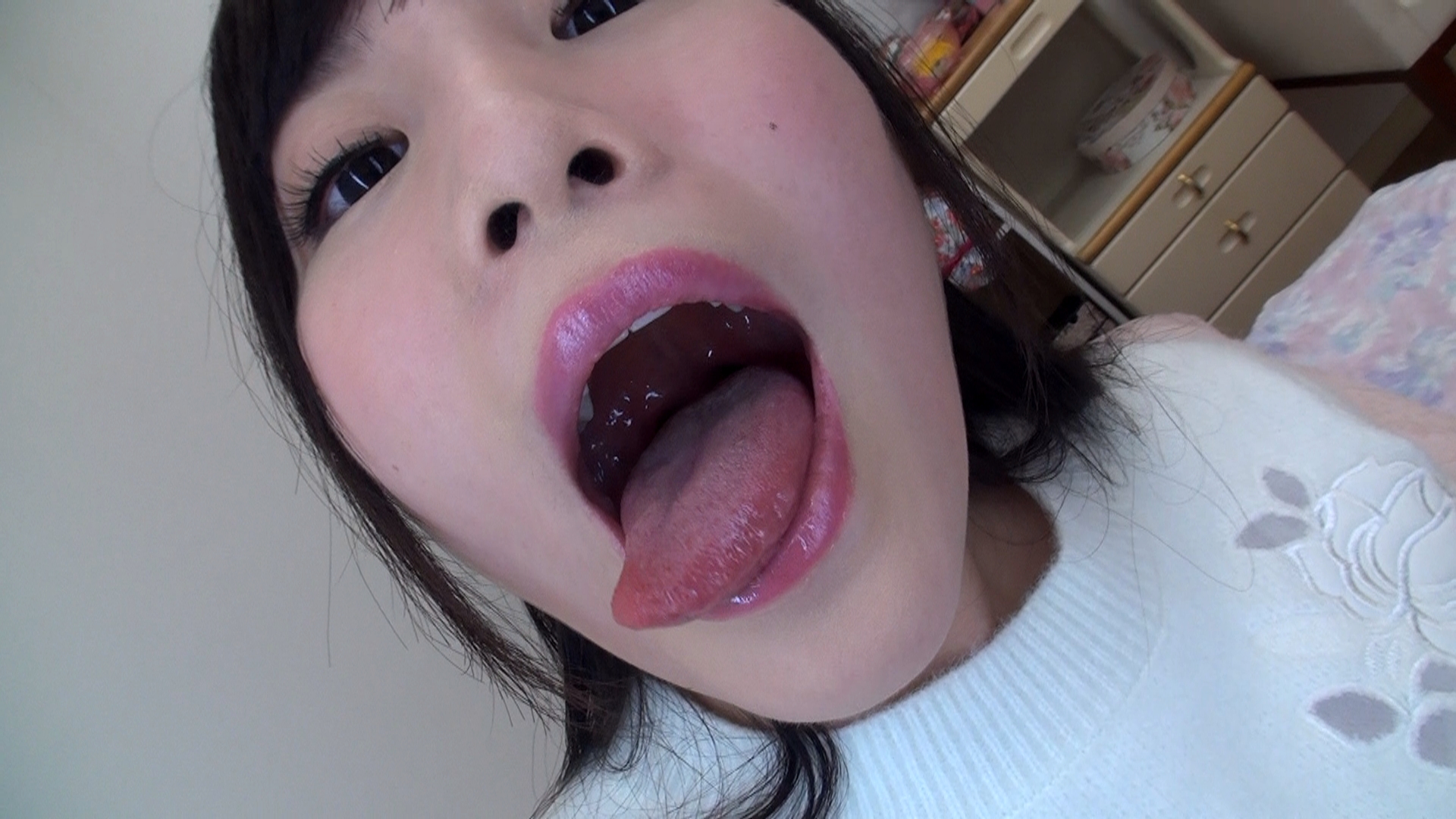 FC2-PPV-4129975 主観ビデオ！**sqpnnjsny 　愛野ももなちゃんの舌・口内自撮り Sample 3