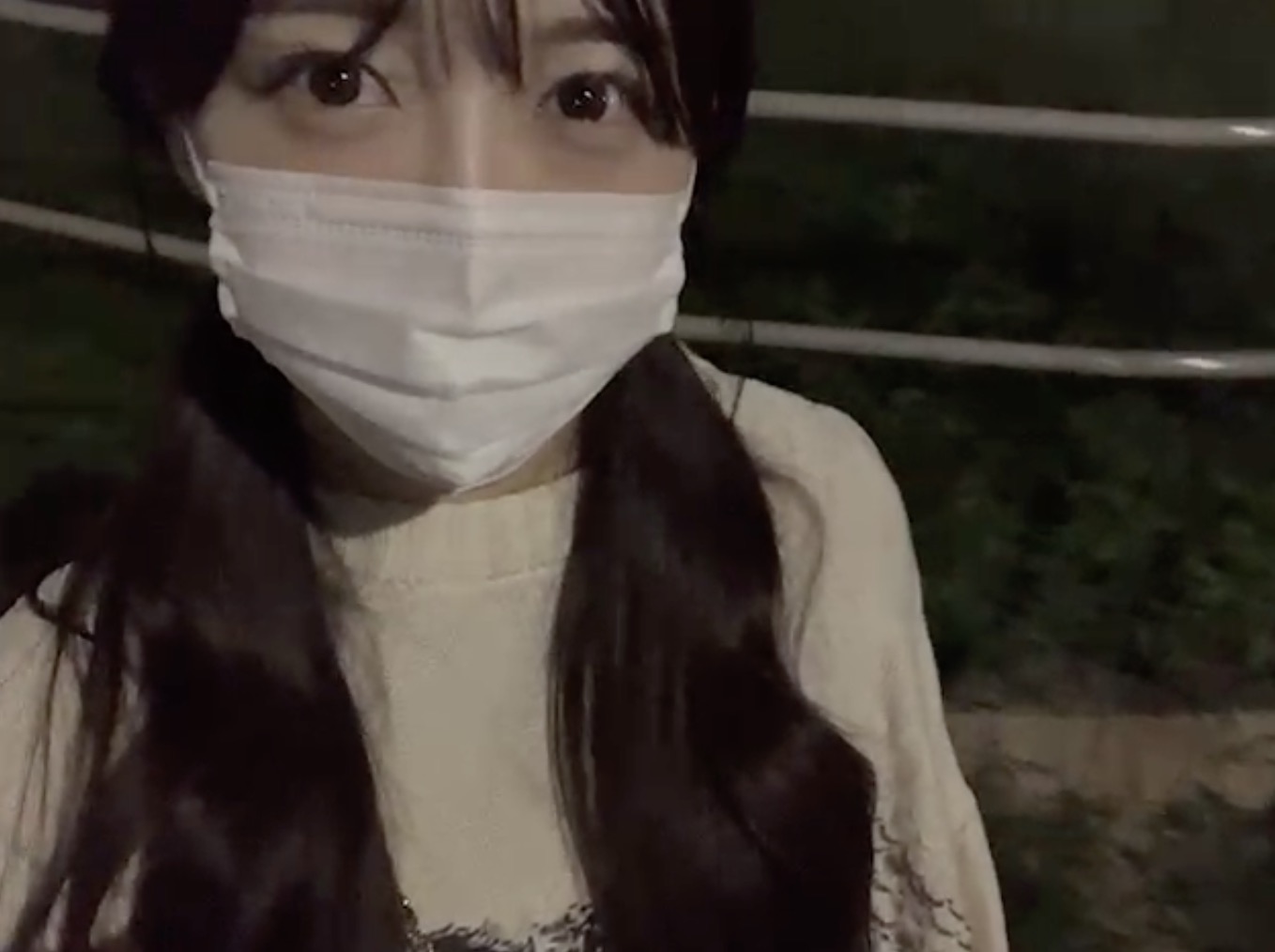 FC2-PPV-4179319 ｍちゃん2023年8月28日「【興奮不可避】***oypszjxny 道端でま〇こ広げてみた」 Sample 5