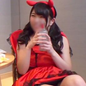 FC2-PPV-4199528 【素人】**psojpnqonx 小顔で可愛いコスプレ大学生をハメ撮り♥ 狭すぎるおまんこを生ハメでガン突き→子宮口に亀頭があたるとエロ声が出ちゃってます♥