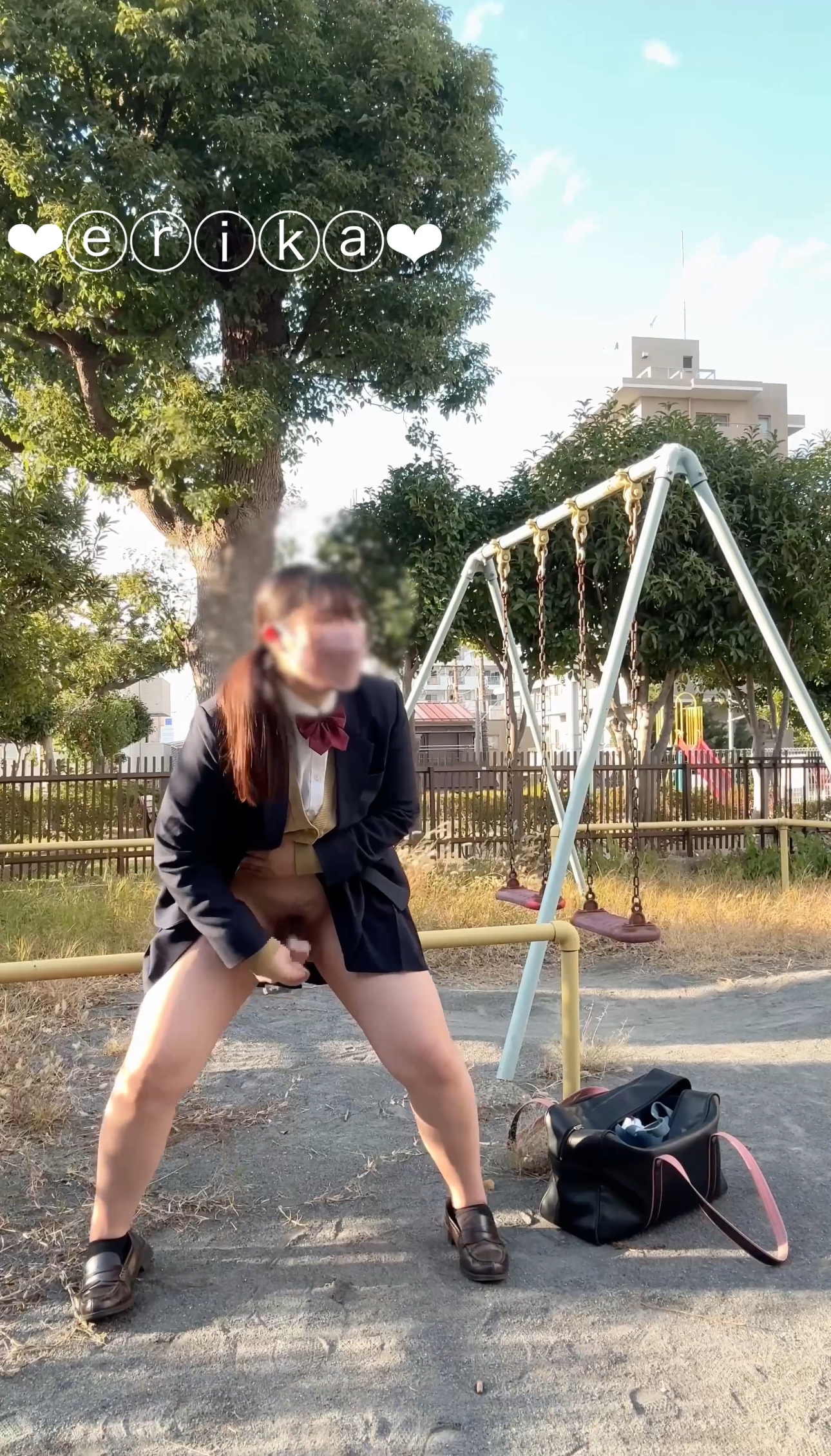 FC2-PPV-4202266 【18歳Gカップえりかの自撮り】**sqpnnjyoq ☆彡マンション内にあった公園でディルドオナニーしました！家の玄関のところに人がいたり途中人が来たりしてドキドキでした／／／ Sample 9