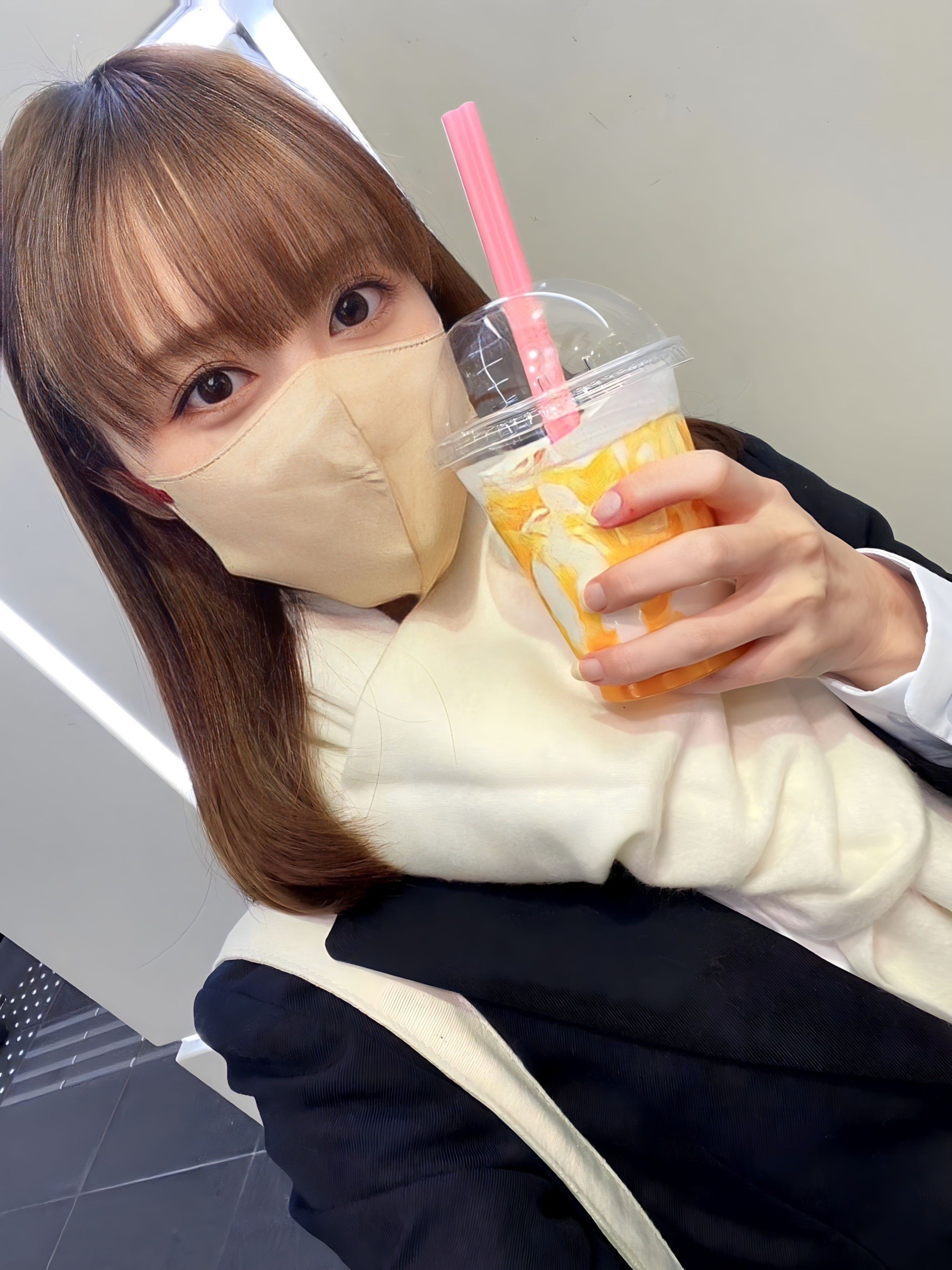 FC2-PPV-4211404 SN**psojpnqzyx Sで助けを求めてた#神待ち してた18才に大量中出し Sample 1