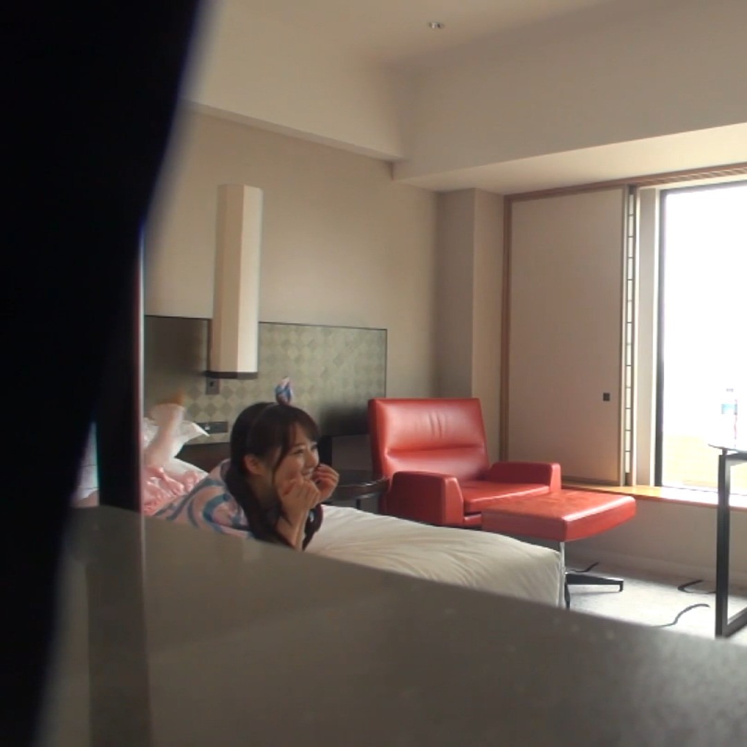 FC2-PPV-4245582 【隠し撮り】***szzoqn*xz 19才地下アイドルを強引に【生中出し】 Sample 2