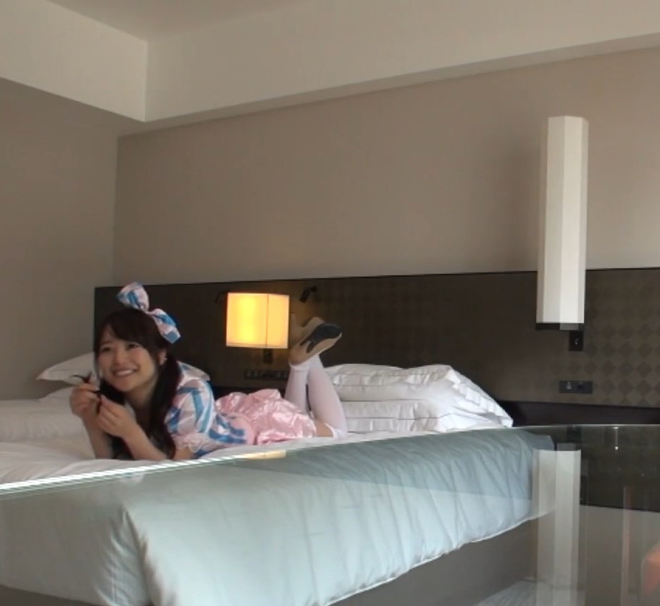 FC2-PPV-4245582 【隠し撮り】***szzoqn*xz 19才地下アイドルを強引に【生中出し】 Sample 1