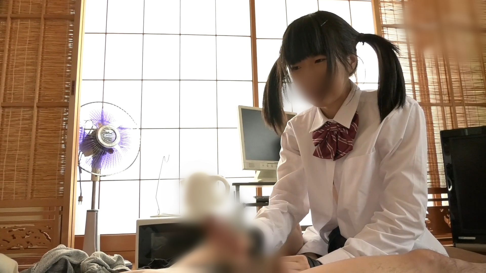 FC2-PPV-4269817 【制服女子】***szzoqn*po 清楚で可愛い黒髪ツインテ女子を拘●してヤリ隊放題。 Sample 2