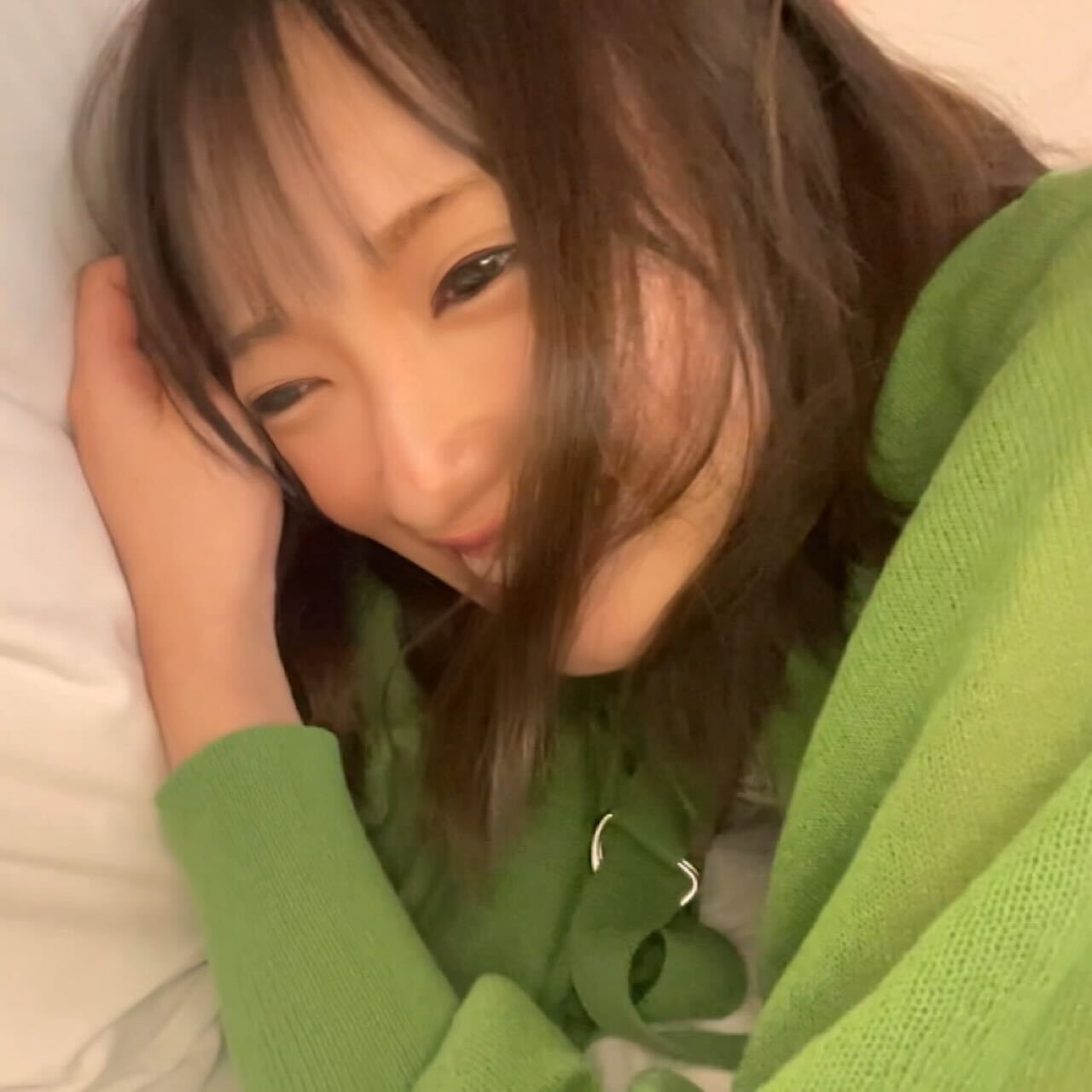 FC2-PPV-4298586 【顔出し・個撮】**sqpnnjszn アプリで出会った143cm美乳美女。挿入してるだけでイキ続ける生ハメSEX映像 Sample 2