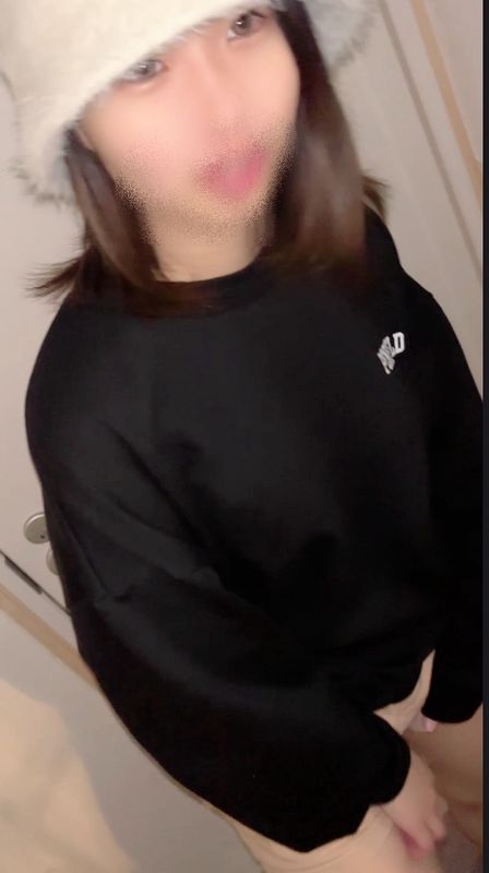 FC2-PPV-4300541 独占販売個数限定の衝撃作品！**sqpnnyjyj 現在の従業員のいも⚫︎とを裏方に連れてきてその場で金あげて中出し Sample 1