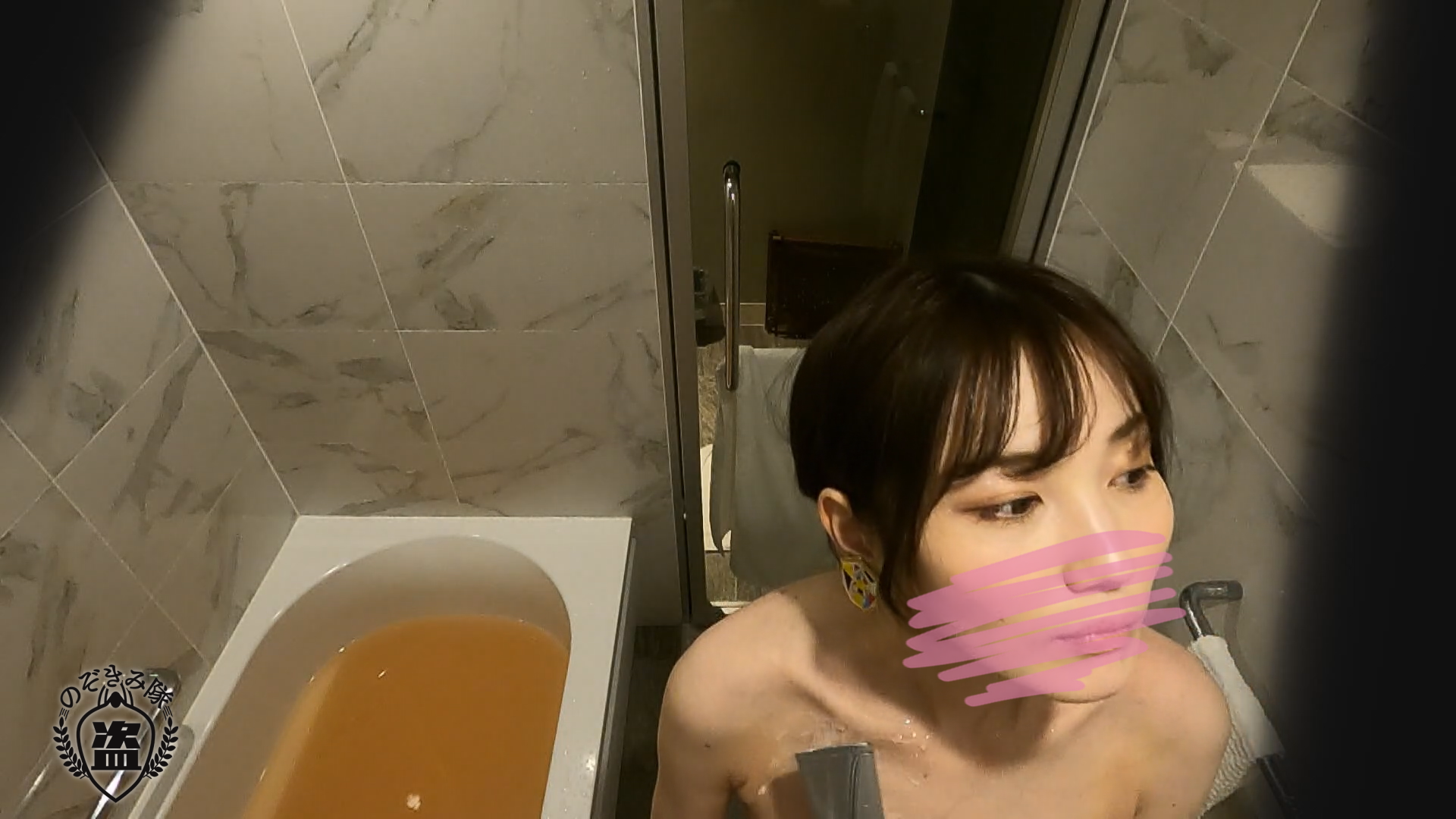 FC2-PPV-4315689 独占販売50%OFF!【初回限定：50％オフ】***oypsxpsoy 完璧華奢美乳♪クソ客に撮られちゃった高級ラウンジ嬢 [ もも ] のシャワー映像をゲットしましたｗｗｗ【本編顔出し】 Sample 1