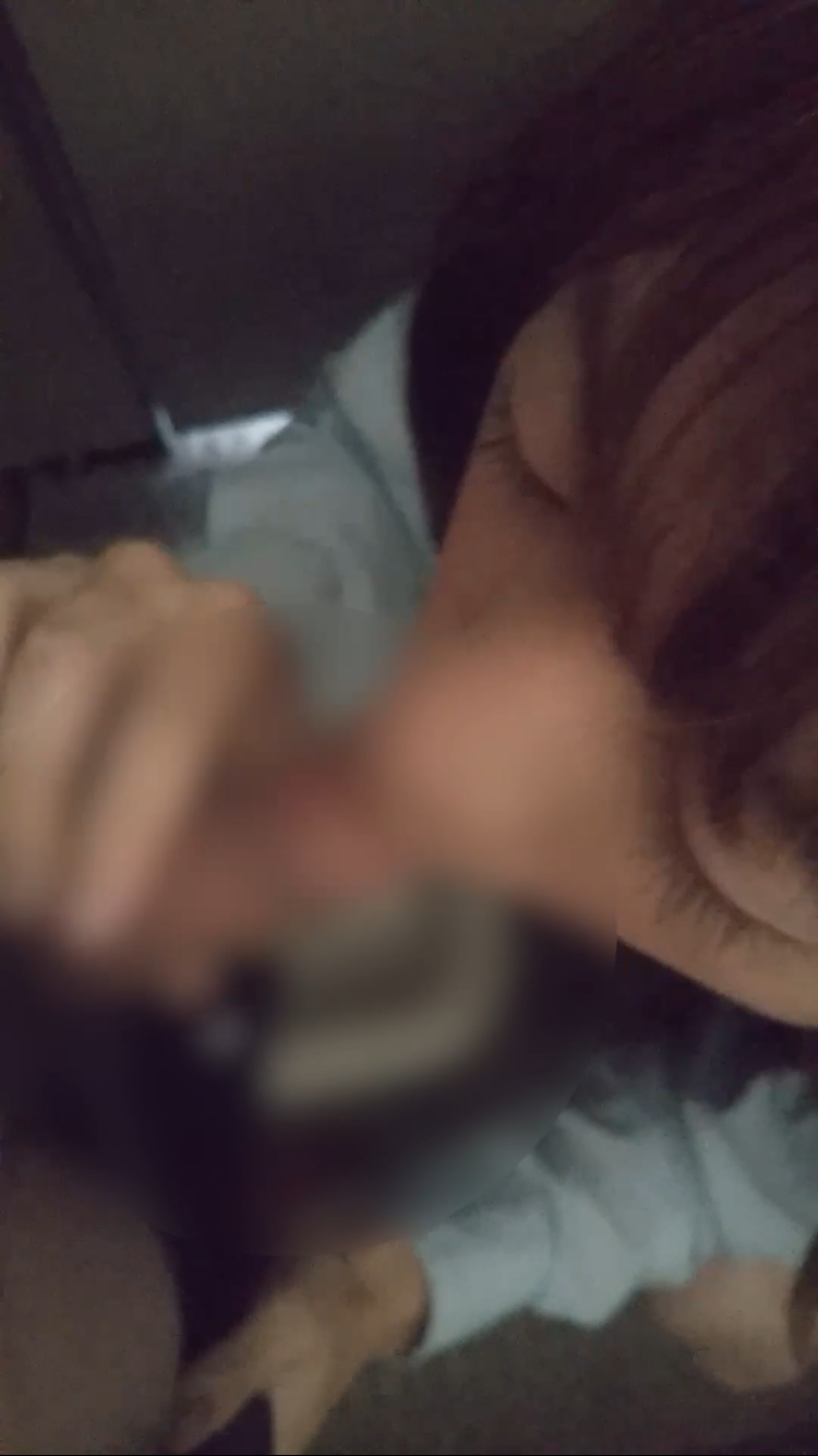 FC2-PPV-4315719 【制服女装子】**psojpnqzxo トイレでフェラ抜き【口便器排泄記録】 Sample 4
