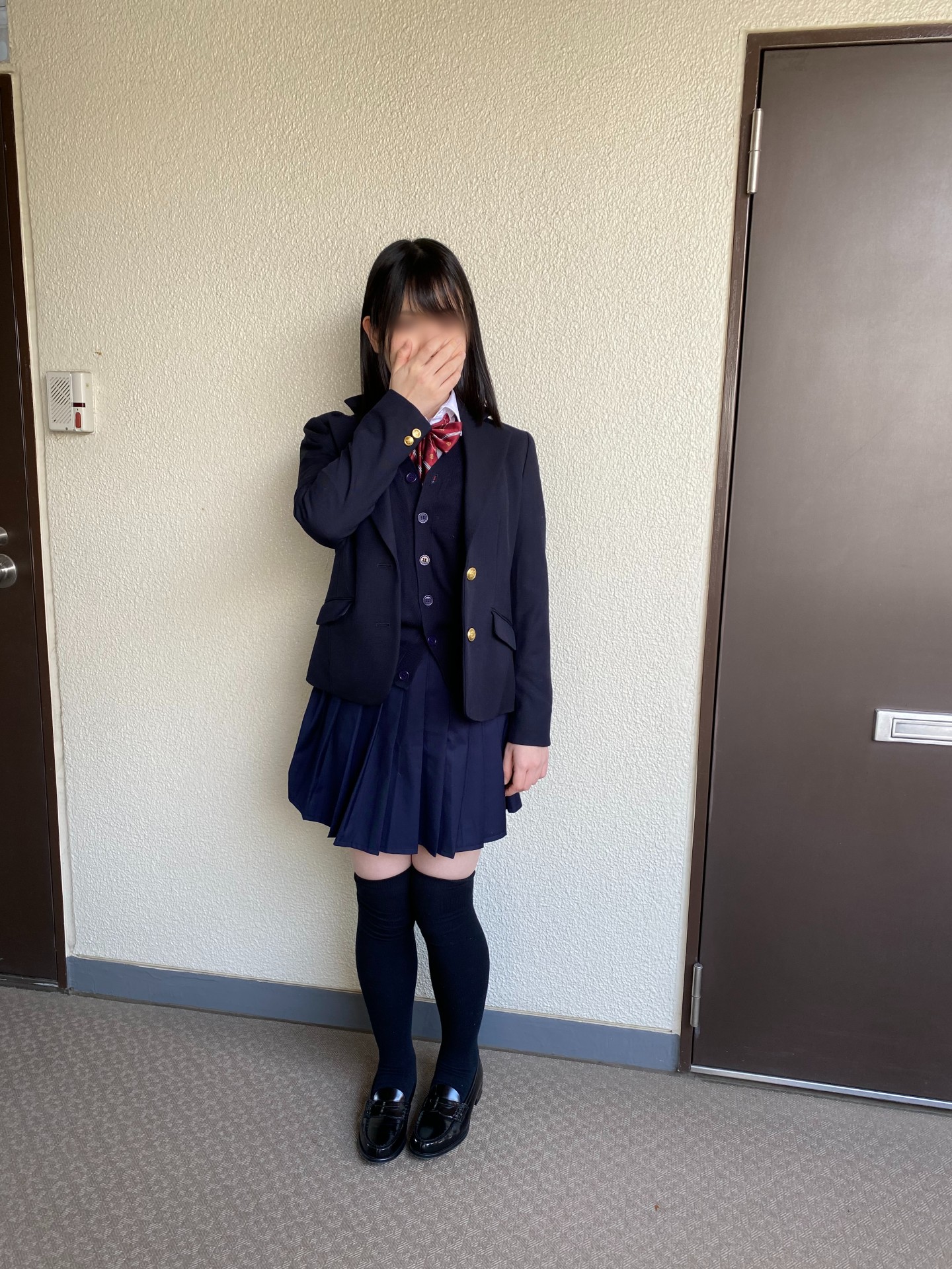 FC2-PPV-4315754 ㊗処女卒業 18才処女喪失 涙を滲ませながら卒業生を収録 ※***oypsxpqnj 在庫限り Sample 2