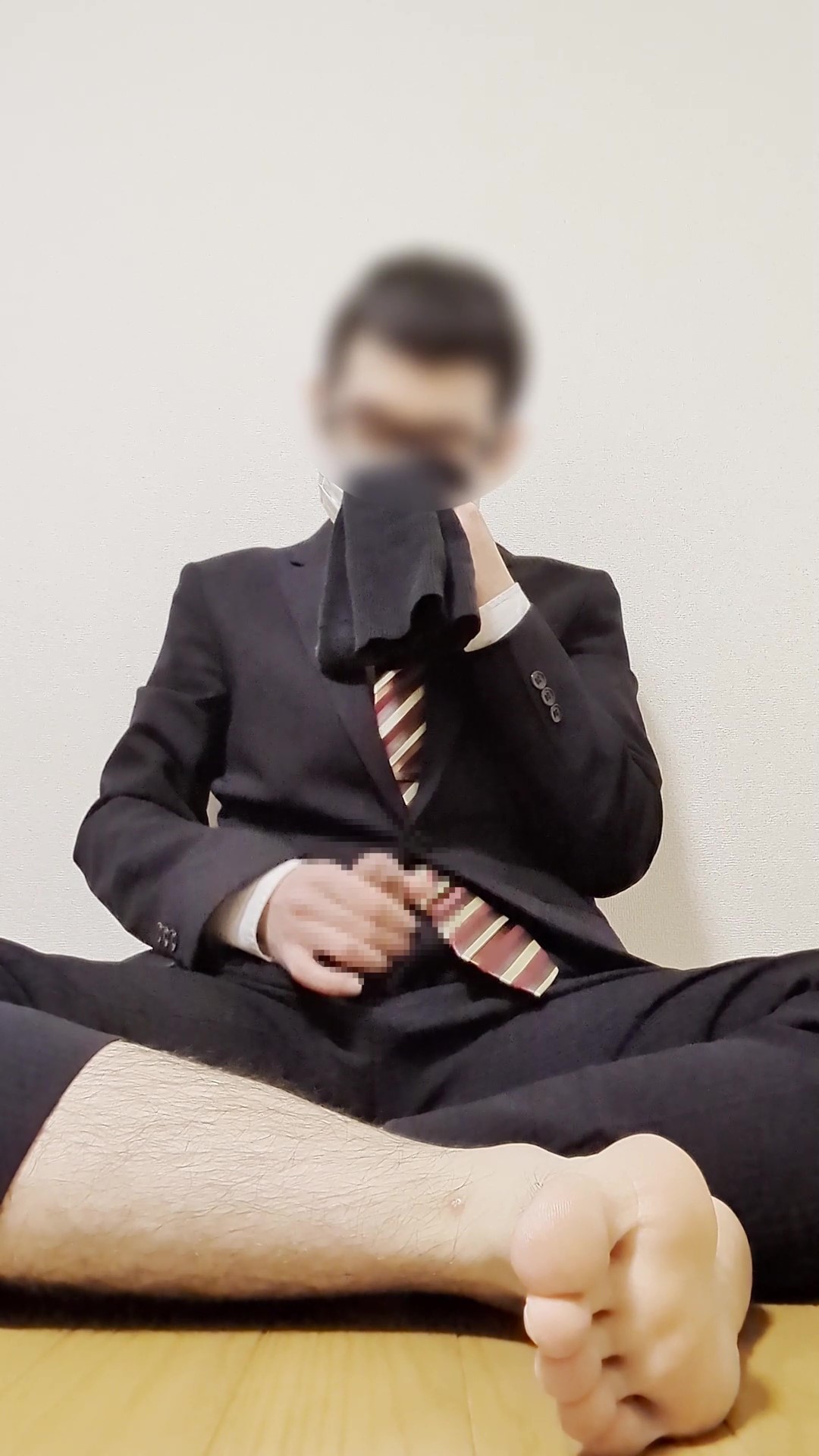 FC2-PPV-4321638 リーマンが自分の連履き靴下嗅いで変態オ**psojpnq*pn ナニーを披露www Sample 3