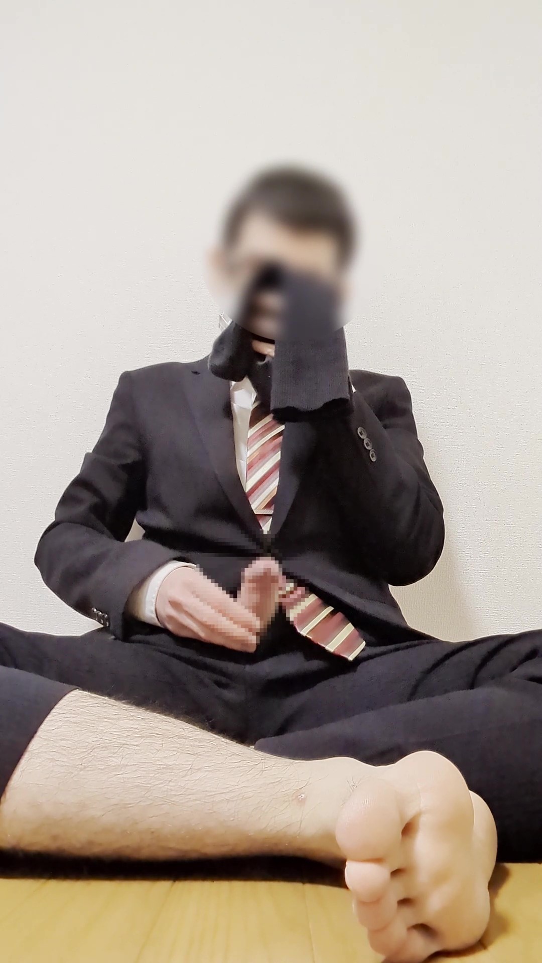 FC2-PPV-4321638 リーマンが自分の連履き靴下嗅いで変態オ**psojpnq*pn ナニーを披露www Sample 4