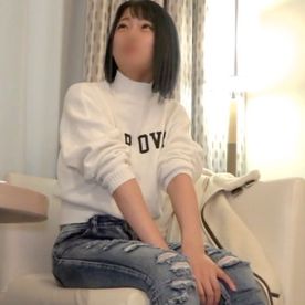 FC2-PPV-4329619 【個撮】**sqpnnjsjj 愛嬌抜群Bカップ”貧乳”のゆみちゃん。 生ハメでメ●顔になりながらガチイキし、中出し催促されました。