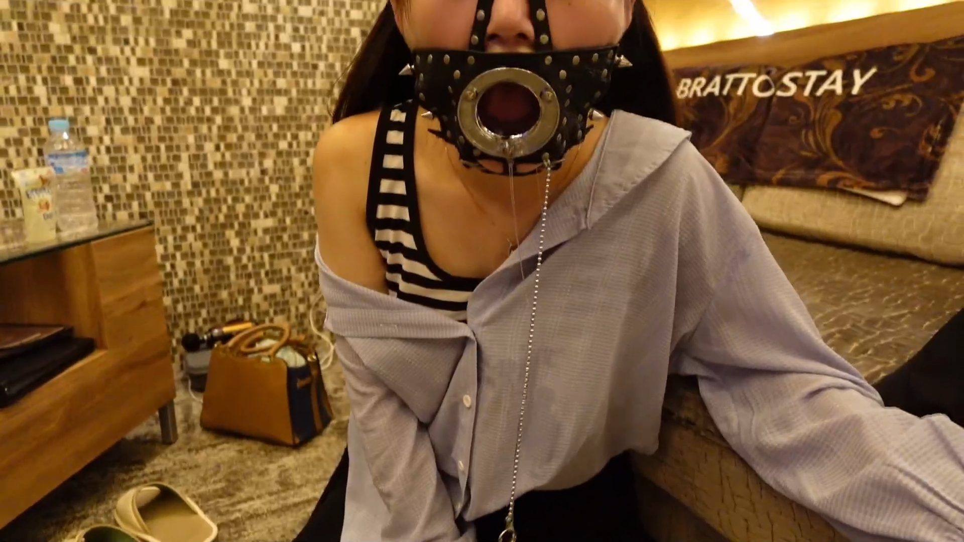 FC2-PPV-4334892 はじめての開口マスク　絶対に口を閉じられない強◯イラマチオ**sqpnnjynz 　ささ20歳 Sample 2