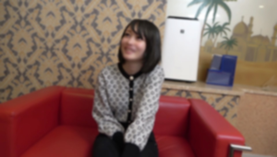 FC2-PPV-4335174 【デカクリ・ハーフ系美女】***oypsnzxpo ガードが固くクールに振舞っていても隠し切れない糸引くマンコの濡れ具合。口説き落とした成果は中 出し射精♡ Sample 1